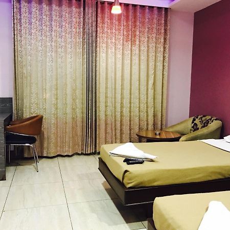 Iroomz Vaishali Residency Bellary Extérieur photo