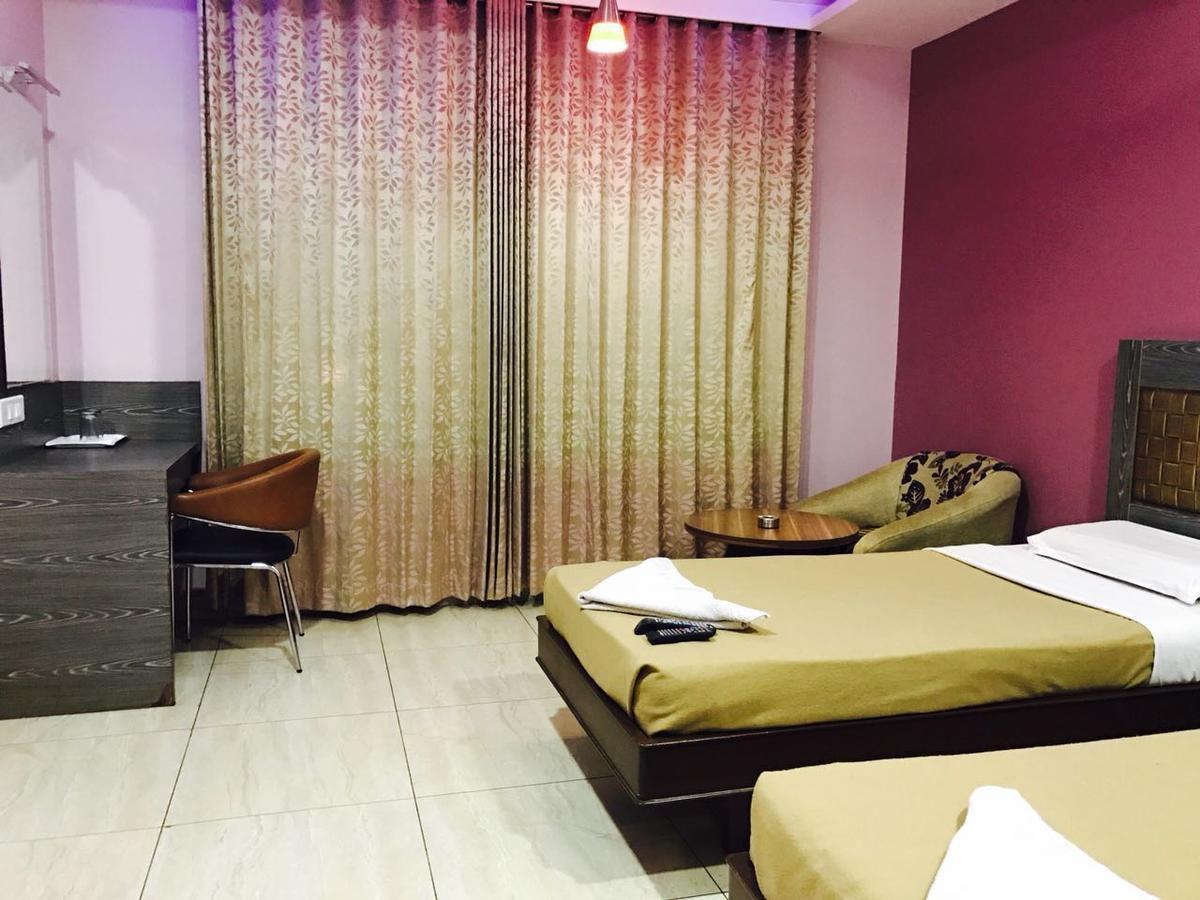 Iroomz Vaishali Residency Bellary Extérieur photo