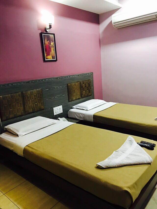 Iroomz Vaishali Residency Bellary Extérieur photo